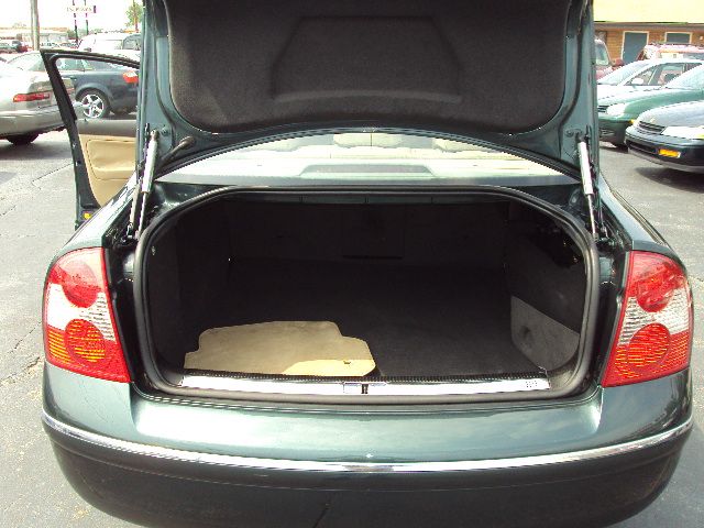 Volkswagen Passat 2004 photo 8