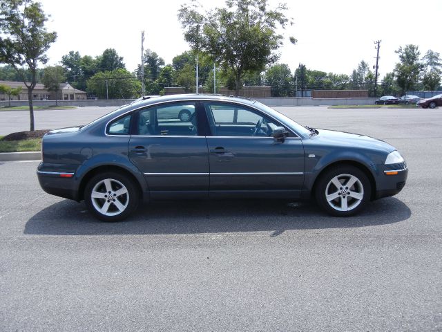 Volkswagen Passat 2004 photo 1
