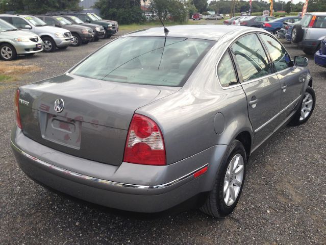 Volkswagen Passat 2004 photo 2