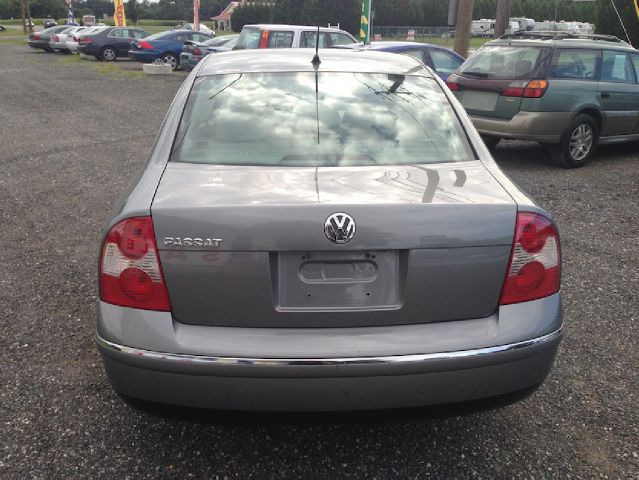 Volkswagen Passat 2004 photo 3
