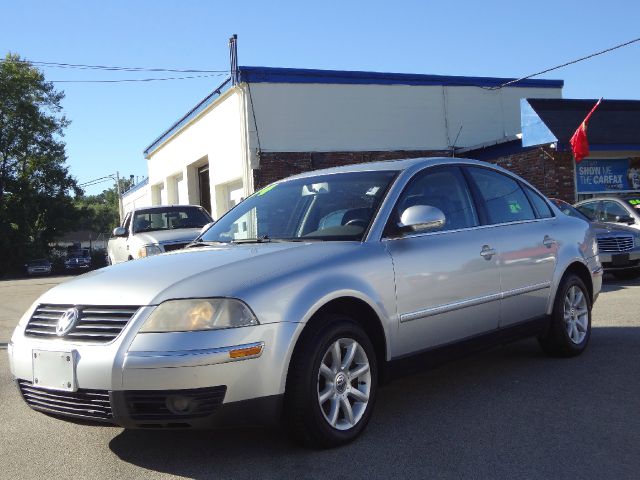 Volkswagen Passat 2004 photo 1