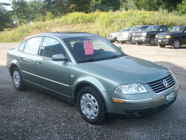 Volkswagen Passat 2004 photo 1