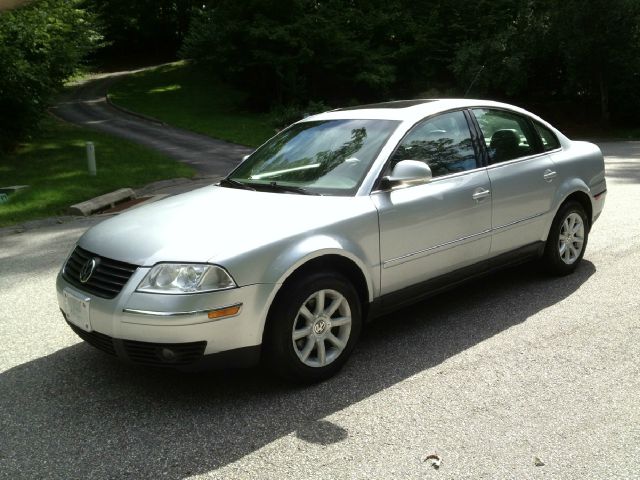 Volkswagen Passat 2004 photo 1