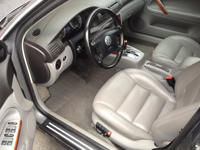 Volkswagen Passat SE Crew Cab 4WD FFV Sedan