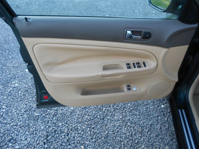 Volkswagen Passat 2004 photo 14