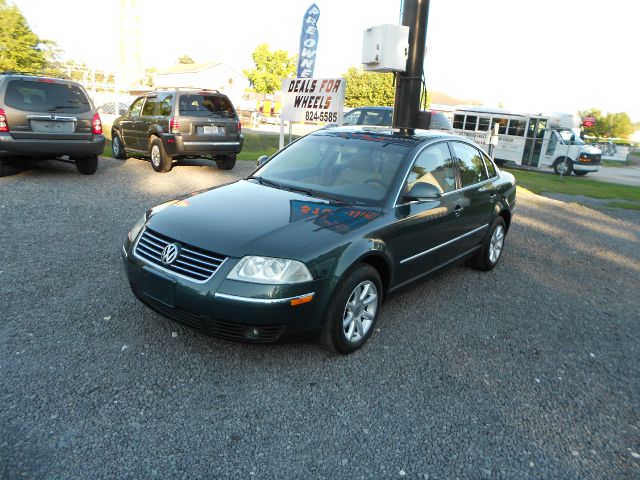 Volkswagen Passat 2004 photo 17