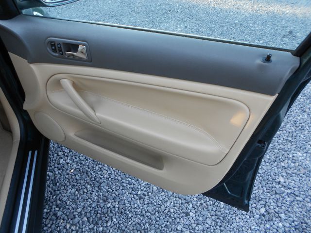 Volkswagen Passat 2004 photo 18