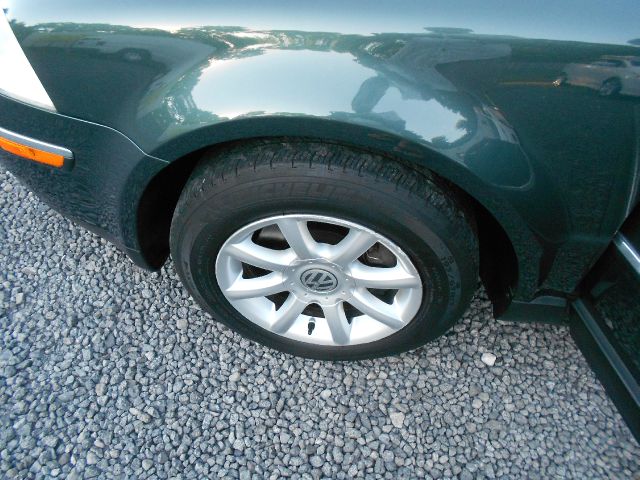 Volkswagen Passat 2004 photo 22