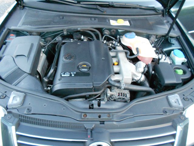 Volkswagen Passat 2004 photo 23