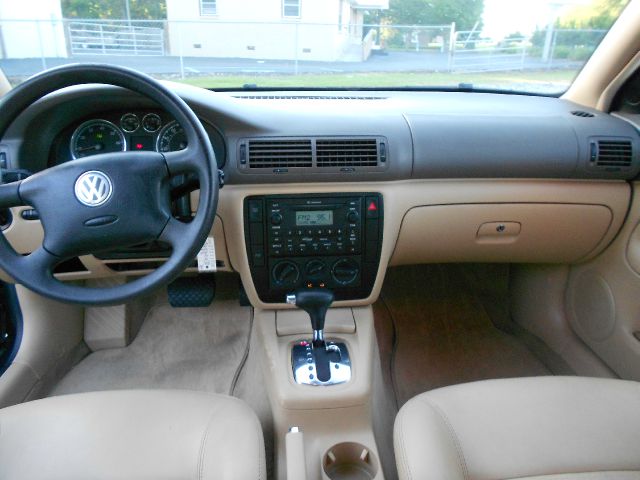 Volkswagen Passat 2004 photo 8