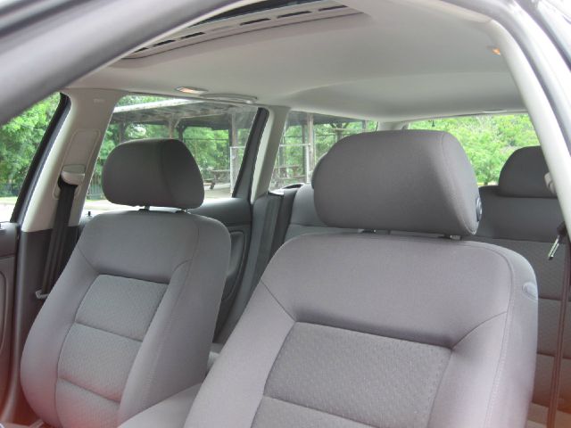 Volkswagen Passat 2004 photo 2