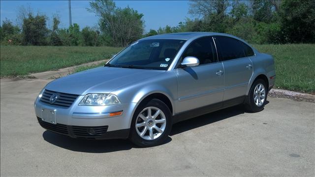 Volkswagen Passat 2004 photo 1