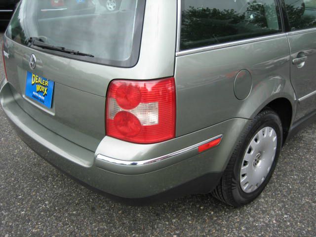 Volkswagen Passat 2004 photo 11