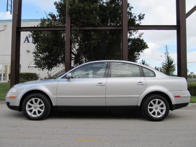 Volkswagen Passat 2004 photo 2