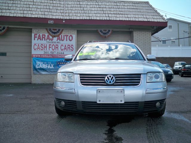 Volkswagen Passat 2004 photo 2