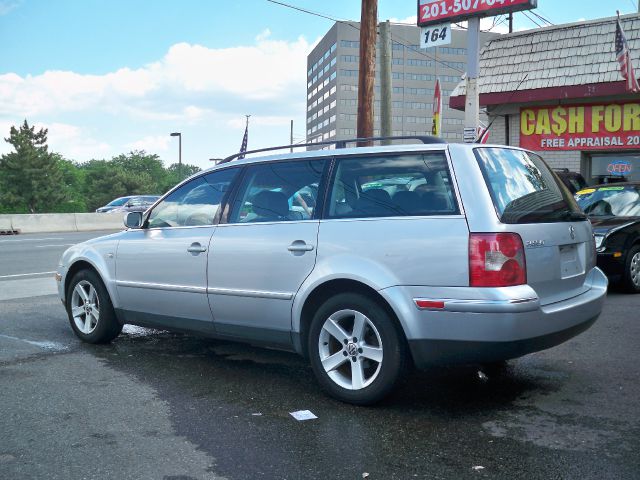 Volkswagen Passat 2004 photo 3