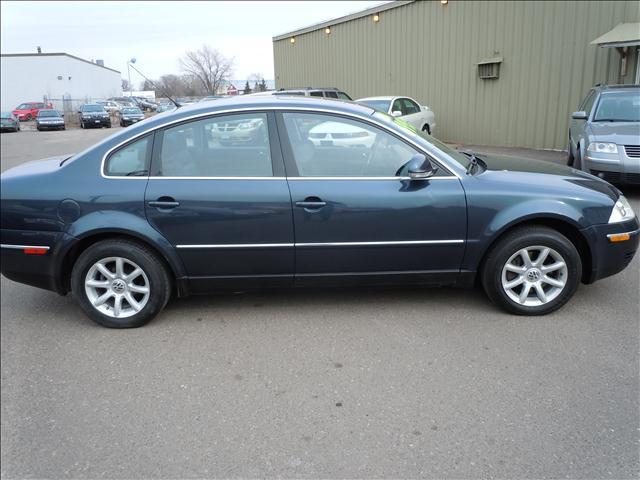 Volkswagen Passat 2004 photo 2