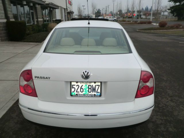 Volkswagen Passat 2004 photo 3