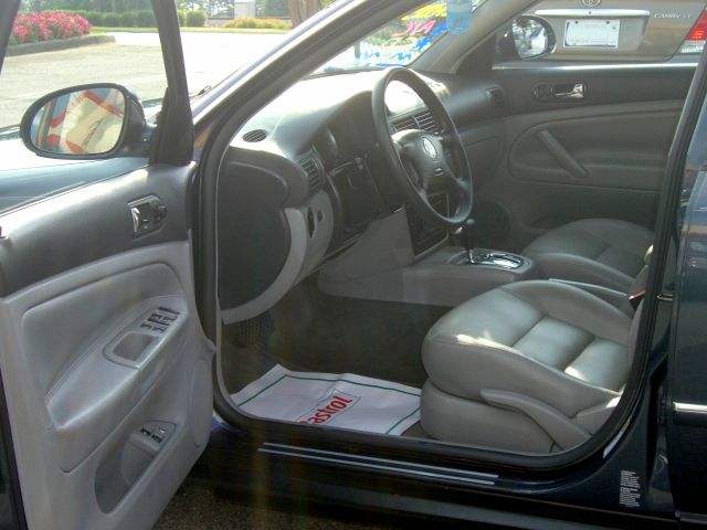Volkswagen Passat 2004 photo 14