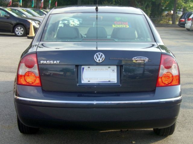 Volkswagen Passat 2004 photo 2