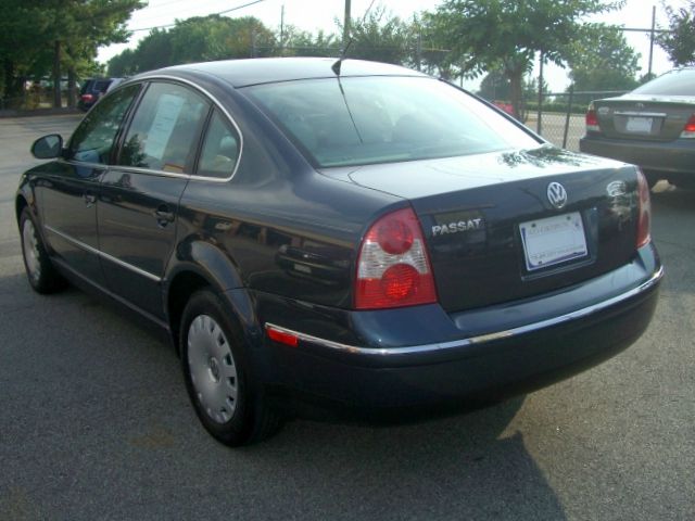 Volkswagen Passat 2004 photo 3