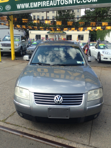 Volkswagen Passat 2004 photo 1