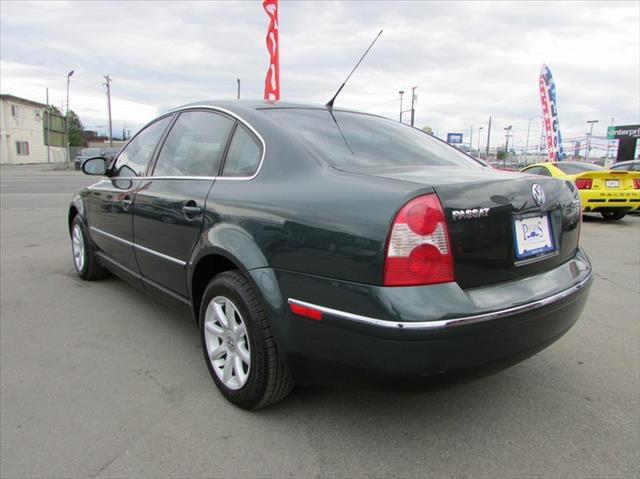 Volkswagen Passat 2004 photo 1