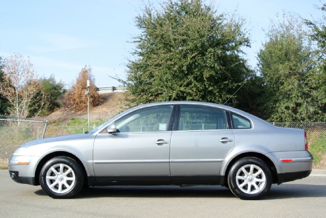 Volkswagen Passat 4-wheel Drive LT 4x4 Truck Sedan