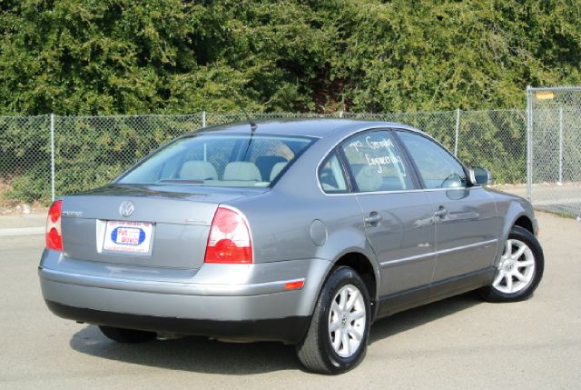 Volkswagen Passat 2004 photo 4