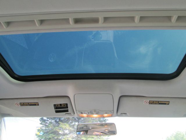 Volkswagen Passat FWD 4dr Sport Sedan