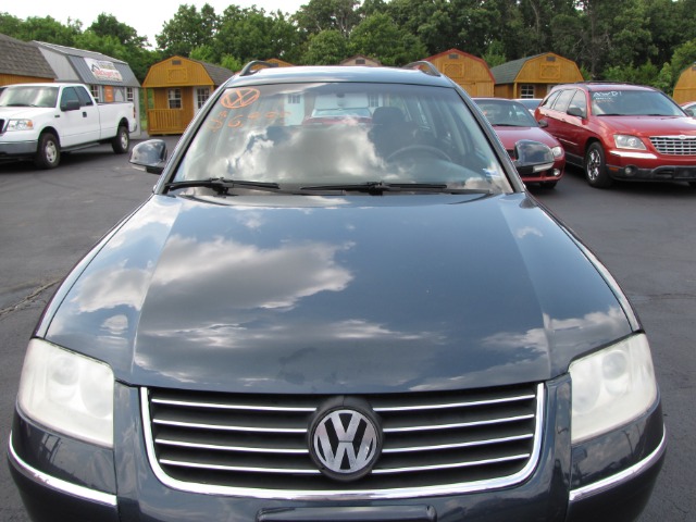 Volkswagen Passat 2004 photo 1