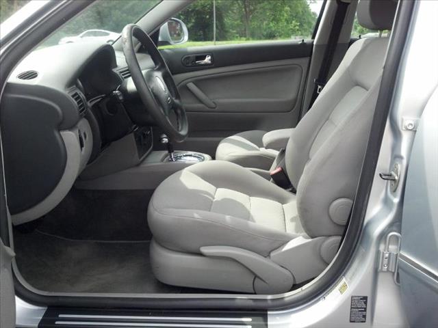 Volkswagen Passat 2004 photo 1