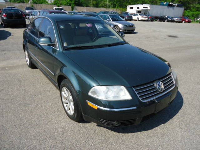 Volkswagen Passat 2004 photo 2