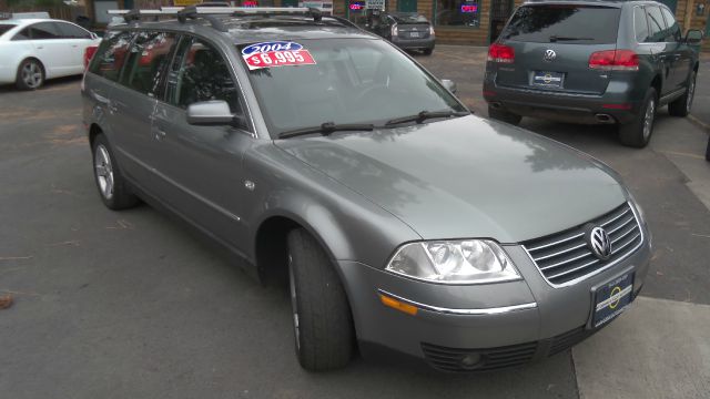 Volkswagen Passat 2004 photo 1