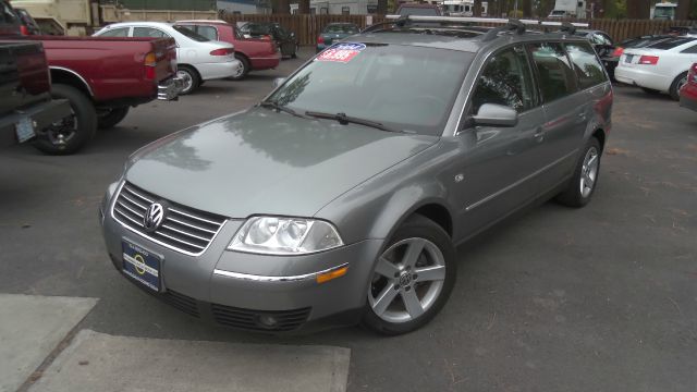 Volkswagen Passat 2004 photo 2
