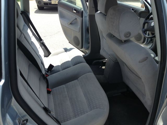 Volkswagen Passat S Sedan Wagon