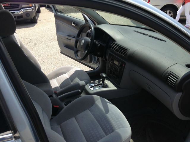 Volkswagen Passat 2004 photo 2