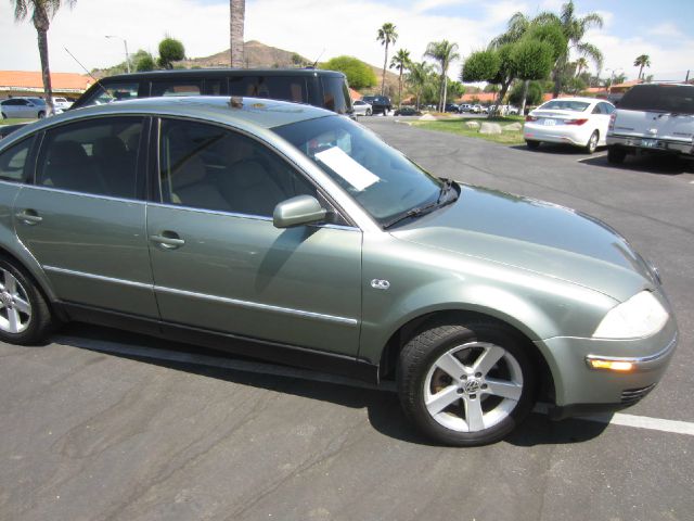 Volkswagen Passat 2004 photo 1