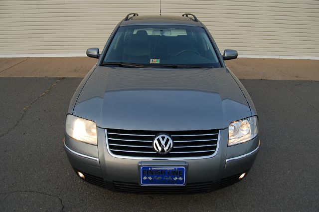 Volkswagen Passat 2004 photo 1