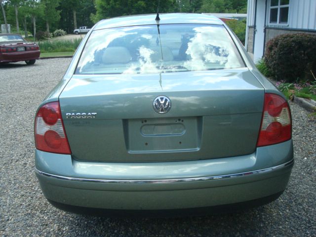 Volkswagen Passat 2004 photo 2