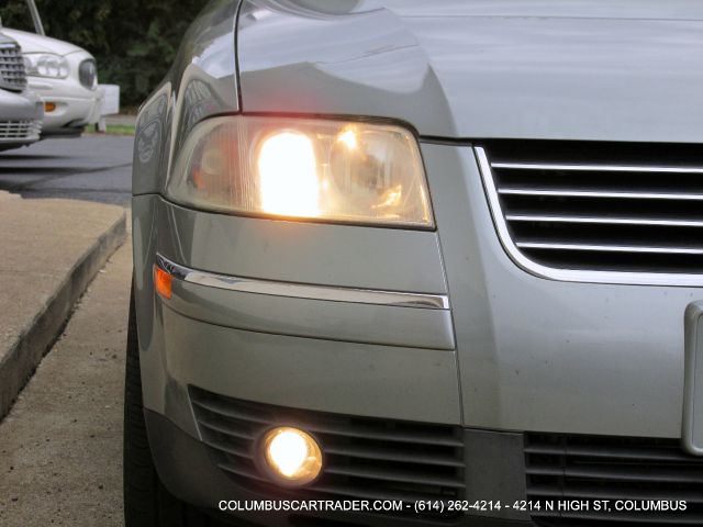 Volkswagen Passat 2005 photo 1