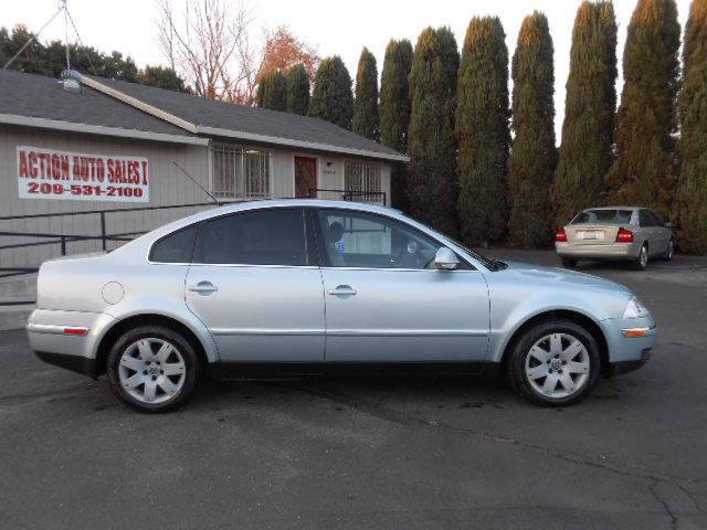 Volkswagen Passat 2005 photo 2