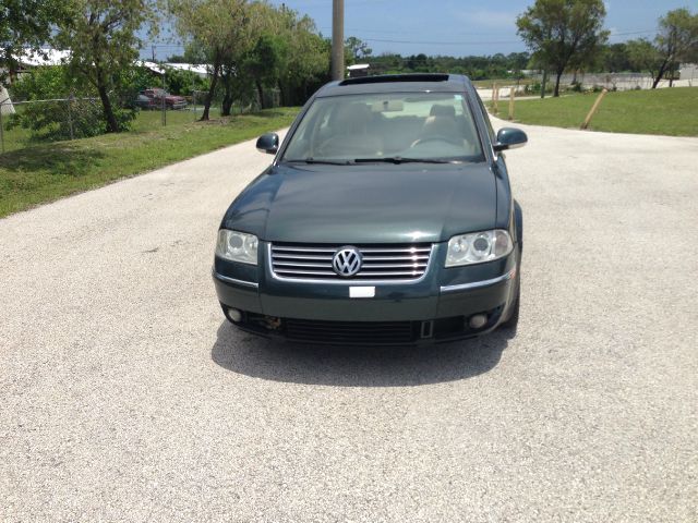 Volkswagen Passat FWD 4dr Sport Sedan