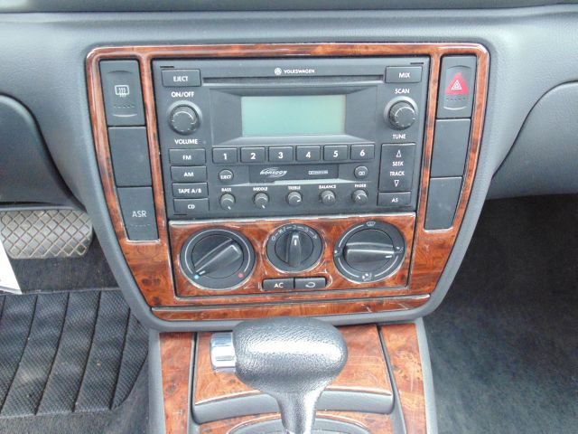 Volkswagen Passat 4dr 112 WB AWD Wagon