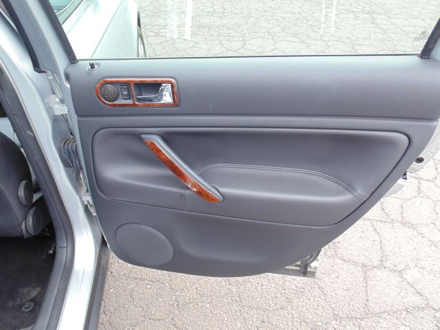 Volkswagen Passat 2005 photo 10