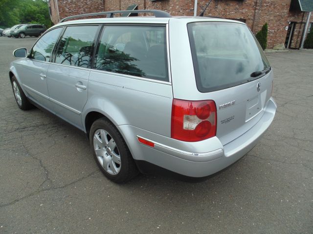 Volkswagen Passat 2005 photo 13
