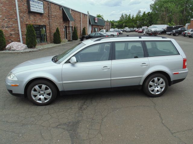 Volkswagen Passat 2005 photo 16