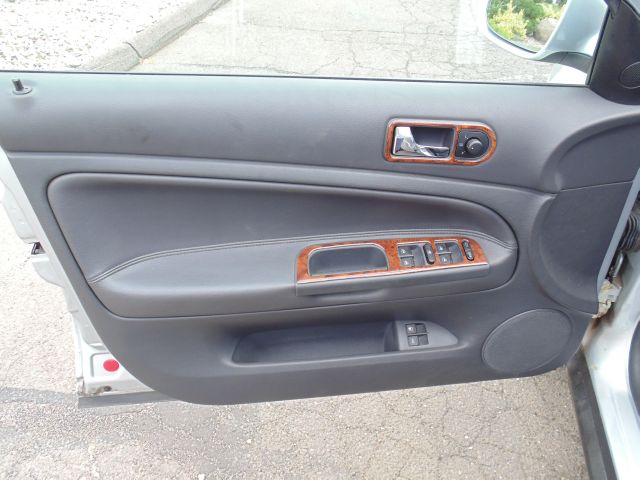 Volkswagen Passat 2005 photo 18