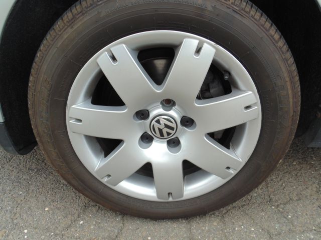Volkswagen Passat 2005 photo 19