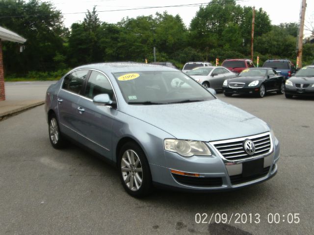 Volkswagen Passat 2003 GMC Savana Sedan